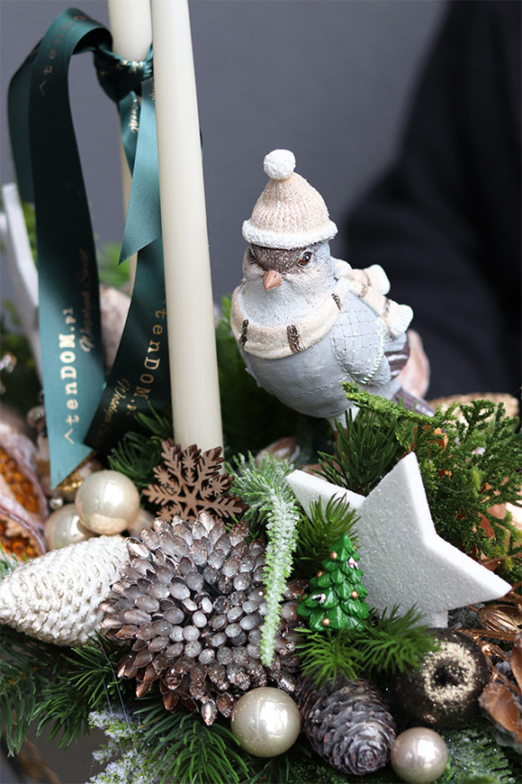 Monelia Glamour, świąteczny stroik z ptaszkiem