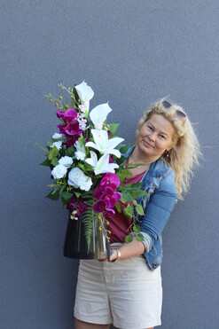 Królewska 2, bukiet nagrobny z flakonem, dł.73cm 