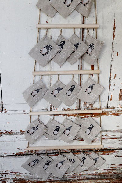 Rizdviani, kalendarz adwentowy z kieszonkami	