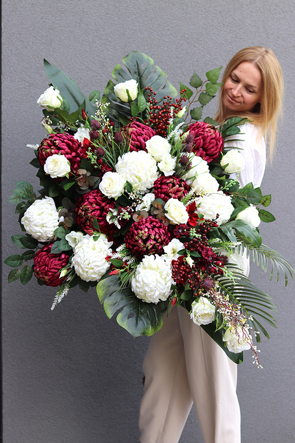 Ruberina Extra, kompozycja nagrobna w ceramicznej misie, dł.136cm