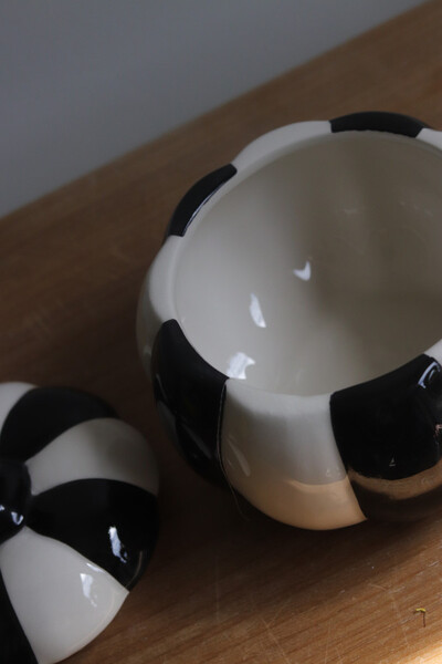 Wednesday Pumpkins, pojemnik ceramiczny dynia