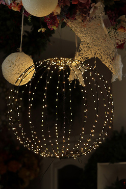  OD RĘKI Christmas Light, świąteczna wisząca kula LED, czarna, śr.58cm