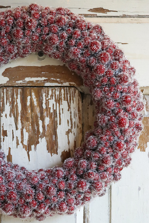 Czerwień dla Was, zimowy wianek z owoców