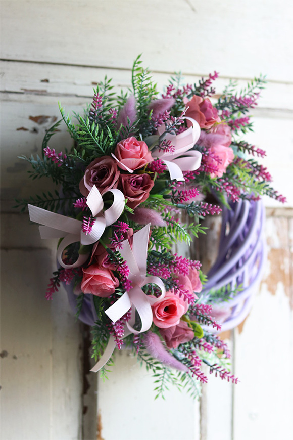 dekoracyjny wianek z różowymi kwiatami, Violetta, rozp.35cm