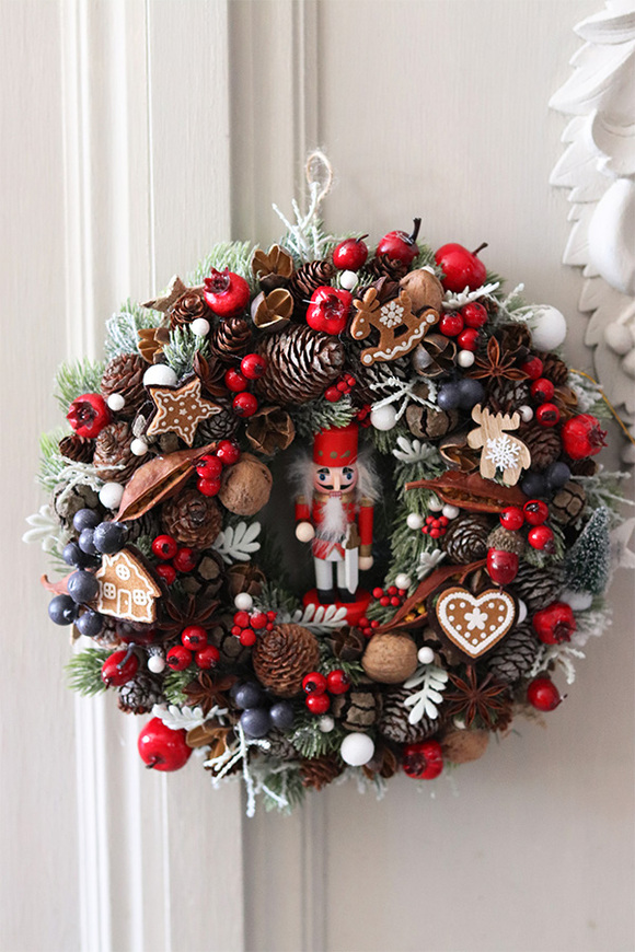 Czajkowski, świąteczny wianek z dziadkiem do orzechów