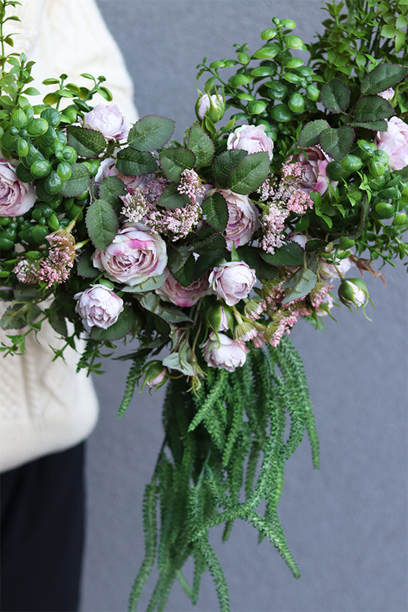 Subtelle Dekorana, kwiatowy wianek na drzwi na obręczy