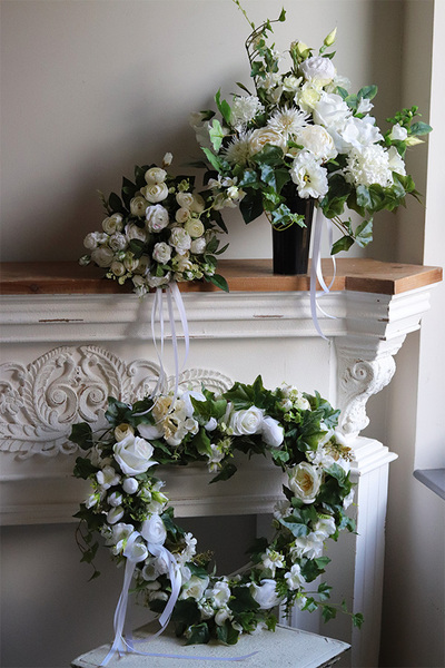 Biała Winnica, wieniec nagrobny w kształcie serca