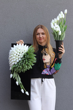 Tulippo New Design, dekoracja nagrobna na czarnej podstawie, wym.70x25cm