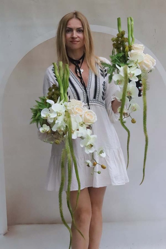 Andana White, komplet dekoracji nagrobnych