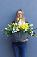 Amira Volcan Spring, kompozycja nagrobna w misie