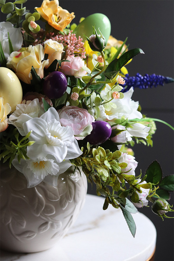 Eugelina, wielkanocna kompozycja w okrągłej donicy