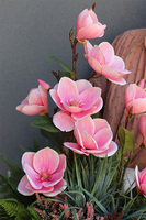 Magnolie Lux Black, wysoka kompozycja w czarnej donicy