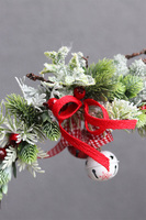 Delikatny, wianek zimowy na obręczy