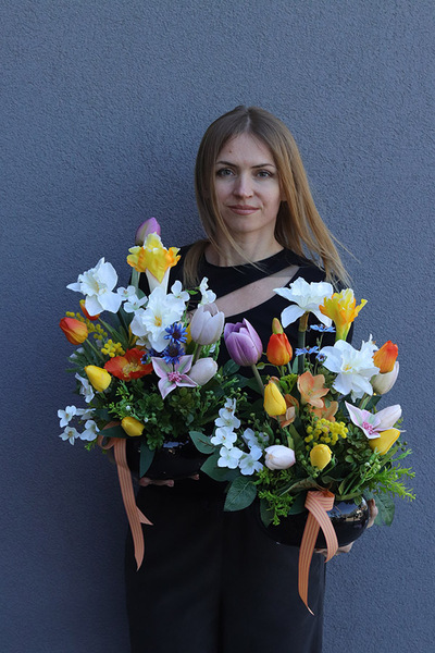 Moneni, dekoracja nagrobna w misie