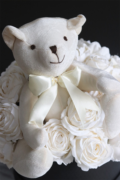 Sweet Love, flowerbox na walentynki z misiem