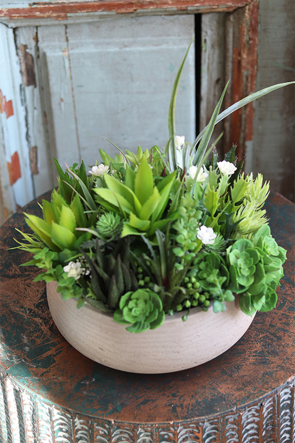 kompozycja z sukulentami w betonowej donicy, Ydello, wym.33x28cm
