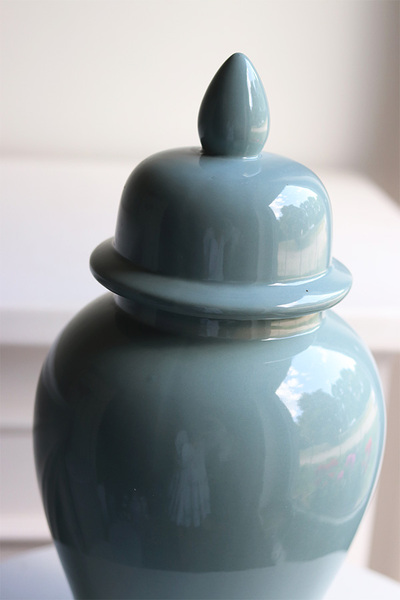 Kirishima, amfora pojemnik z pokrywką