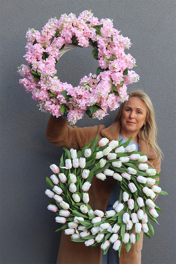 Witaj Wiosno White&Pink Big, wianek z tulipanów