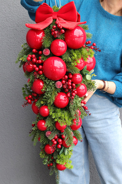 Karminowa Dekoria, girlanda świąteczna z bombkami