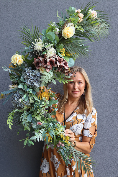 Besina, dekoracyjna girlanda kwiatowa