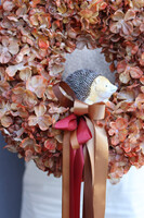 Jeżyk w Hortensjach, jesienny wianek z jeżem