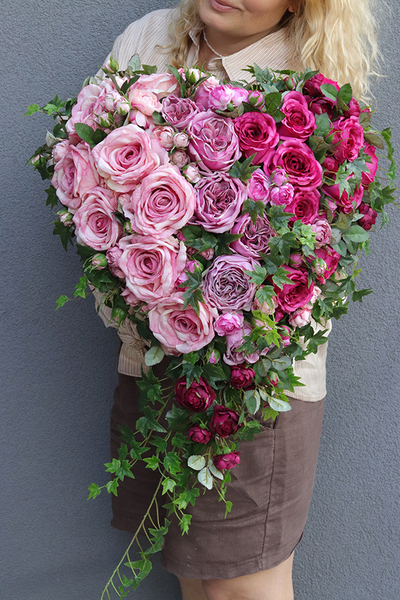 Ingram Rose, dekoracja nagrobna serce