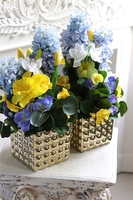 Wiosna w Pełni Gold, kompozycja kwiatowa w naczyniu