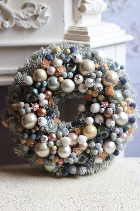 Pastelowa Wigilia z Miętą, świąteczny wianek dekoracyjny