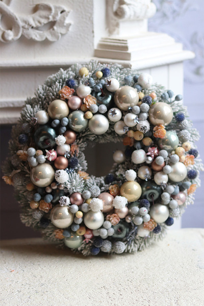 Pastelowa Wigilia z Miętą, świąteczny wianek dekoracyjny