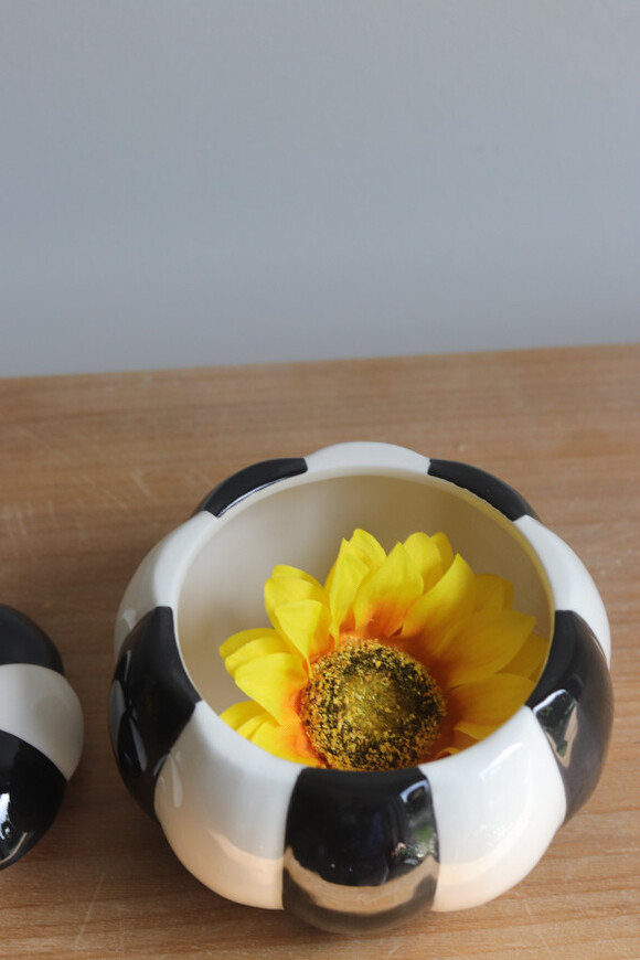 Wednesday Pumpkins, pojemnik ceramiczny dynia