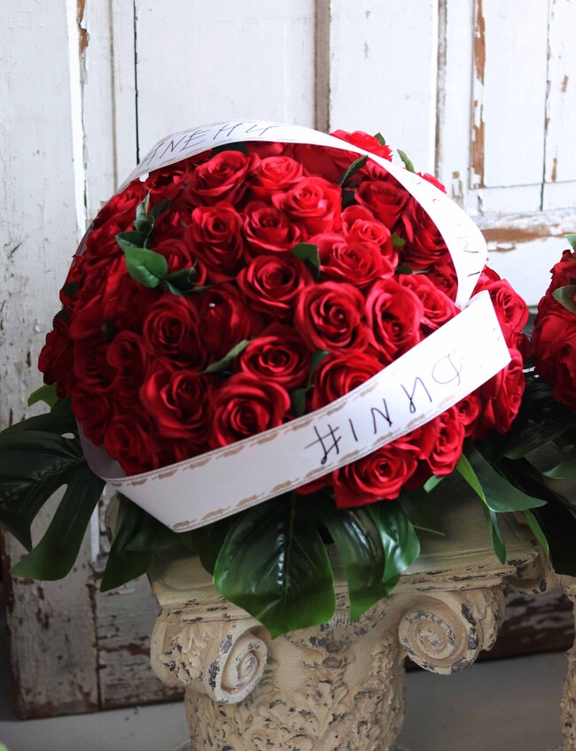 bogata dekoracja nagrobna, Czerwone Róże 2, wym.35x60cm  