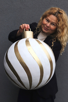 Winter Ball, figurka bombka ceramiczna 