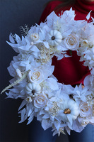 Bianco Autumn, jesienny wianek z białymi dyniami