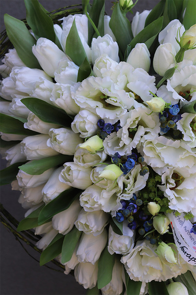 White Heart, dekoracja nagrobna w kształcie serca