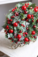 Ostrokrzew 2, elegancki wianek świąteczny