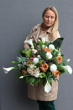 Kalle Ectrea Beige, kompozycja nagrobna w plastikowym naczyniu, wym.53x76cm