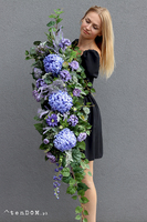 Dacja Blue, girlanda nagrobna na desce