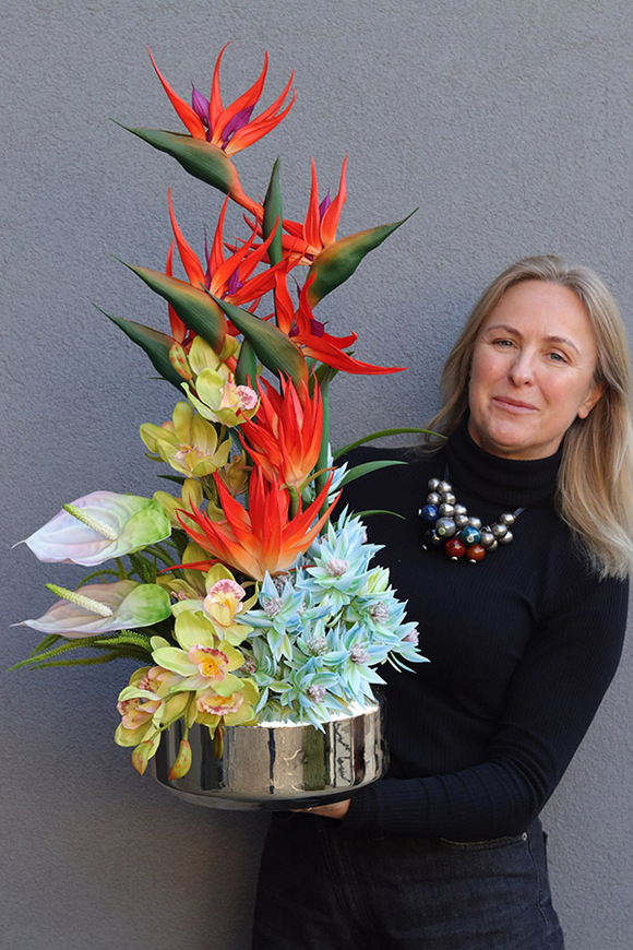 Strelicja Gaina Gold, egzotyczna kompozycja w misie