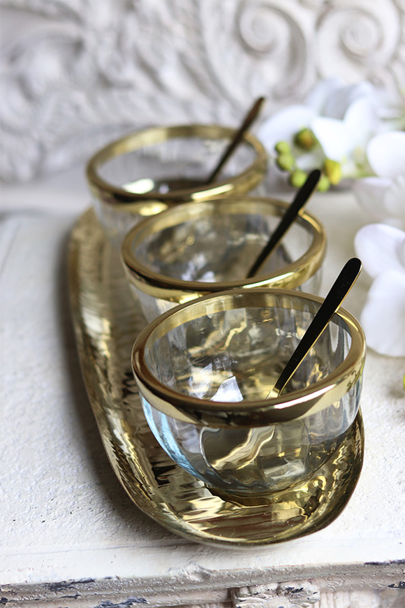 trzy miseczki na tacy, Lux Villa Gold Glamour