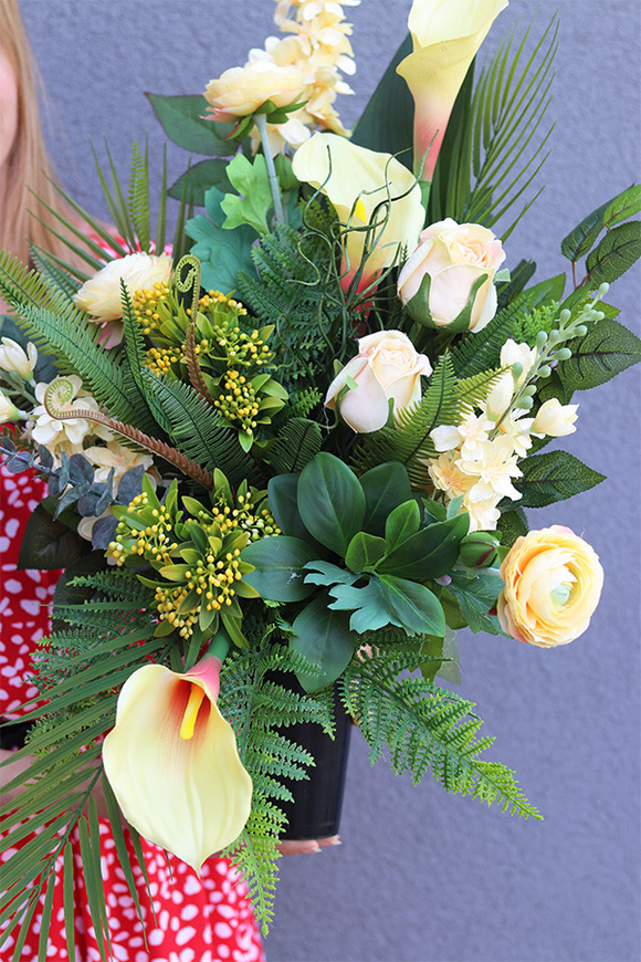 Eurydyka, bukiet nagrobny we wkładzie z kaliami