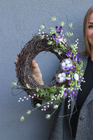 Jajo Wielkanocne Fiolet, wiosenny wianek z jajkami