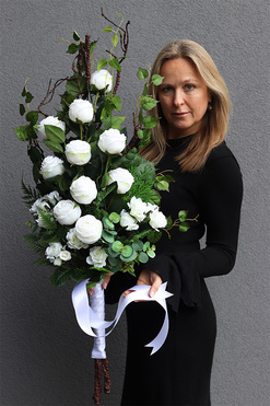 Rosalinda Roses, bukiet nagrobny do położenia, biały, dł.105cm
