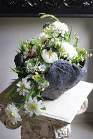 White Cristal, nowoczesna kompozycja nagrobna w misie