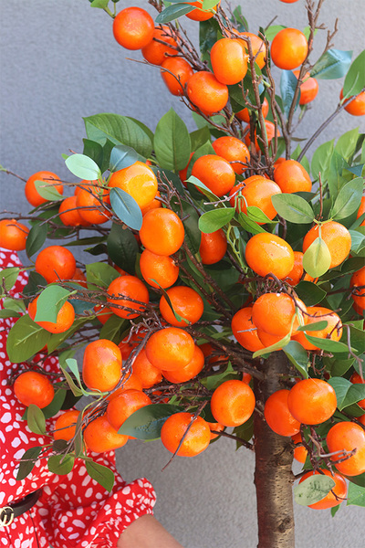 Mandarynka Basket, sztuczne drzewko owocowe w koszu