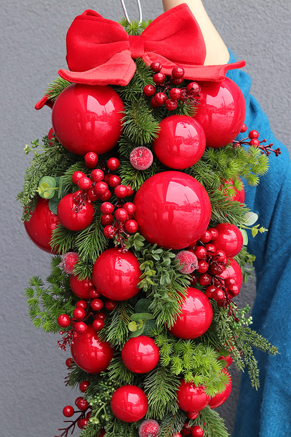 Karminowa Dekoria, girlanda świąteczna z bombkami