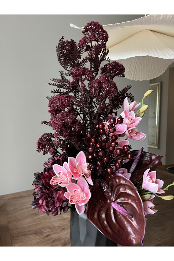 Bettina Arturia Bordo, dekoracyjny bukiet w wazonie