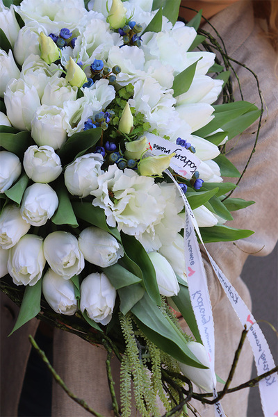 White Heart, dekoracja nagrobna w kształcie serca