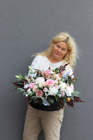 Bezire, kompozycja nagrobna w misie