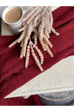 Knitted Vine, mięciutki koc / pled akrylowy, bordowy, wym.90x130cm