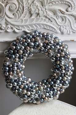 Shining Deluxe Silver, świąteczny wianek z bombek, śr.30cm 
